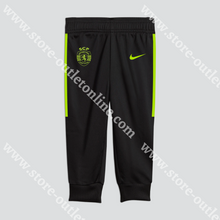 Carregar imagem no visualizador da galeria, Fato Treino Criança Betano Preto/Verde Sporting Cp 23/24
