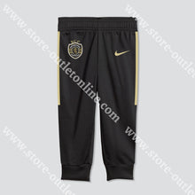 Carregar imagem no visualizador da galeria, Fato Treino Criança Preto Cr7 Sporting Cp 23/24
