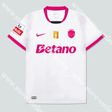 Carregar imagem no visualizador da galeria, NOVA CAMISOLA EDIÇÃO ESPECIAL ROSA SPORTING CP 25/26 Camisola Futebol
