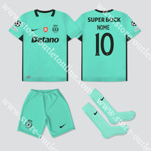 Carregar imagem no visualizador da galeria, NOVO KIT CRIANÇA 3º EQUIPAMENTO SPORTING CP 25/26 Camisola Futebol
