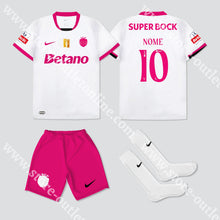 Carregar imagem no visualizador da galeria, NOVO KIT CRIANÇA EDIÇÃO ESPECIAL SPORTING CP 25/26 Camisola Futebol
