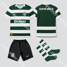 Carregar imagem no visualizador da galeria, NOVO KIT CRIANÇA PRINCIPAL SPORTING CP 26/27 - 1-2 Anos - Camisola Futebol
