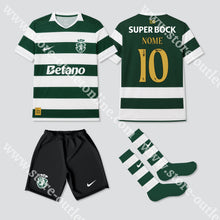 Carregar imagem no visualizador da galeria, NOVO KIT CRIANÇA PRINCIPAL SPORTING CP 26/27 - Camisola Futebol
