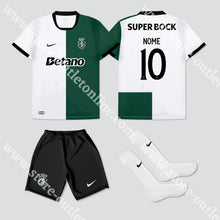 Carregar imagem no visualizador da galeria, NOVO KIT CRIANÇA STROMP SPORTING CP 25/26 Camisola Futebol
